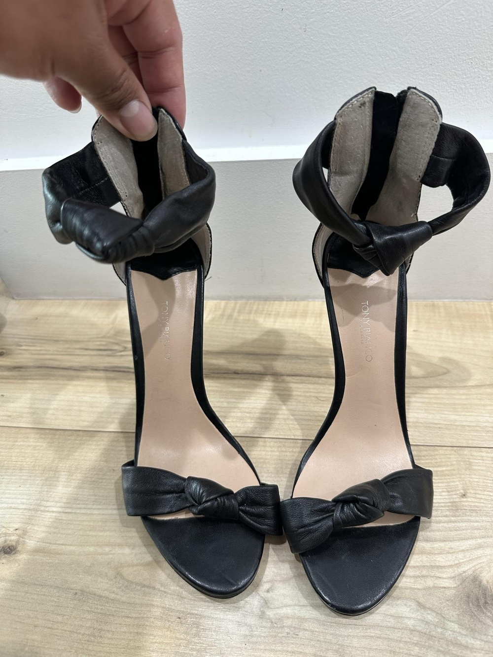Tony Bianco Shoes Womens Size 8.5 Black Leather Strappy Bow Stiletto Heels
